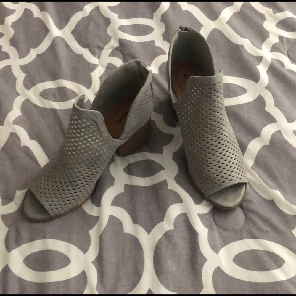 Qupid Distressed Bootie, Size 10